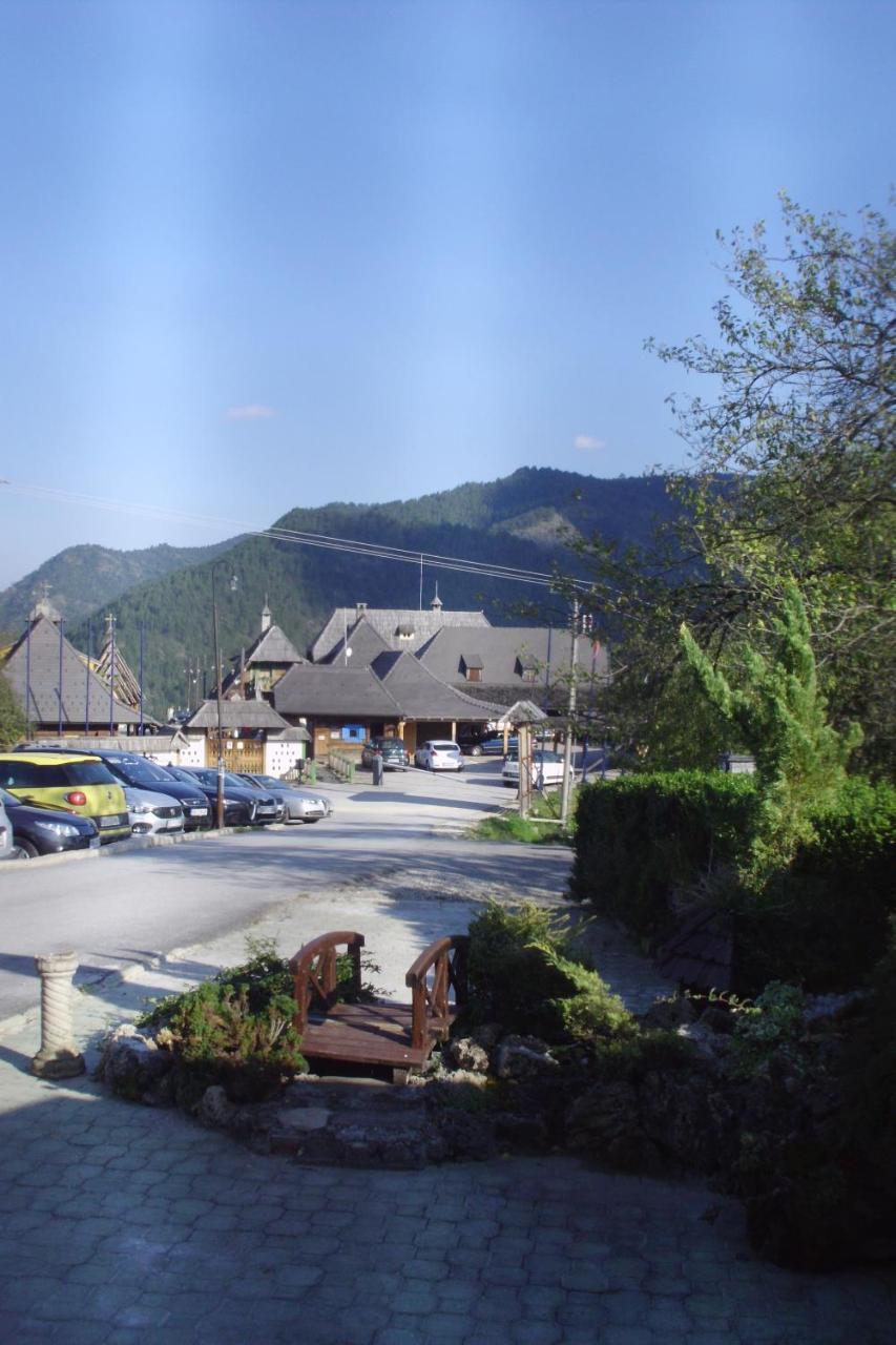 Ferienwohnung Tri Bagrema Km Mokra Gora Exterior foto